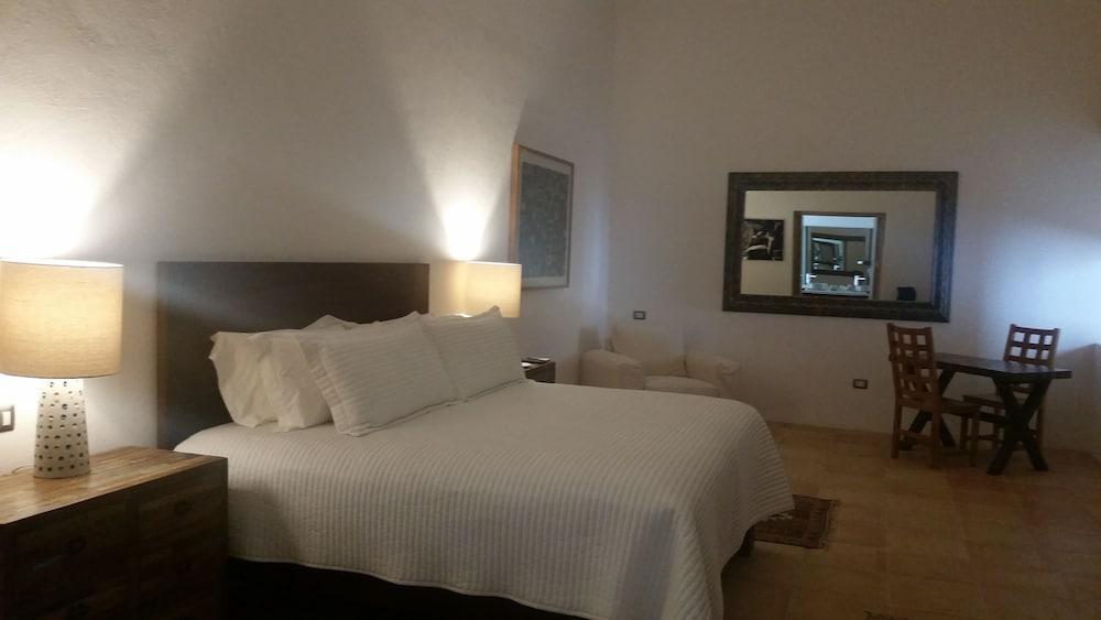 Hotel Boutique Casareyna Puebla Kültér fotó A room at the hotel