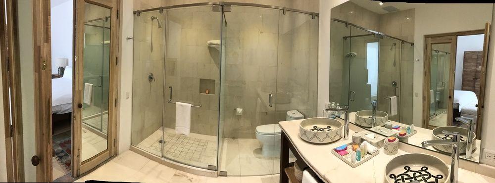 Hotel Boutique Casareyna Puebla Kültér fotó A shower enclosure