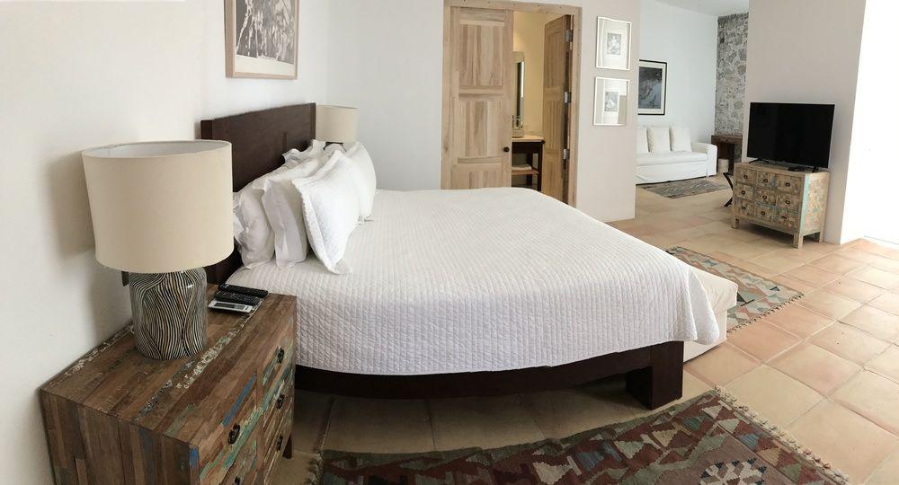 Hotel Boutique Casareyna Puebla Kültér fotó A bedroom at the Hotel Santa Barbara