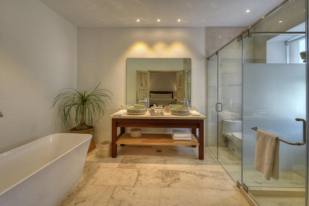 Hotel Boutique Casareyna Puebla Kültér fotó A modern bathroom