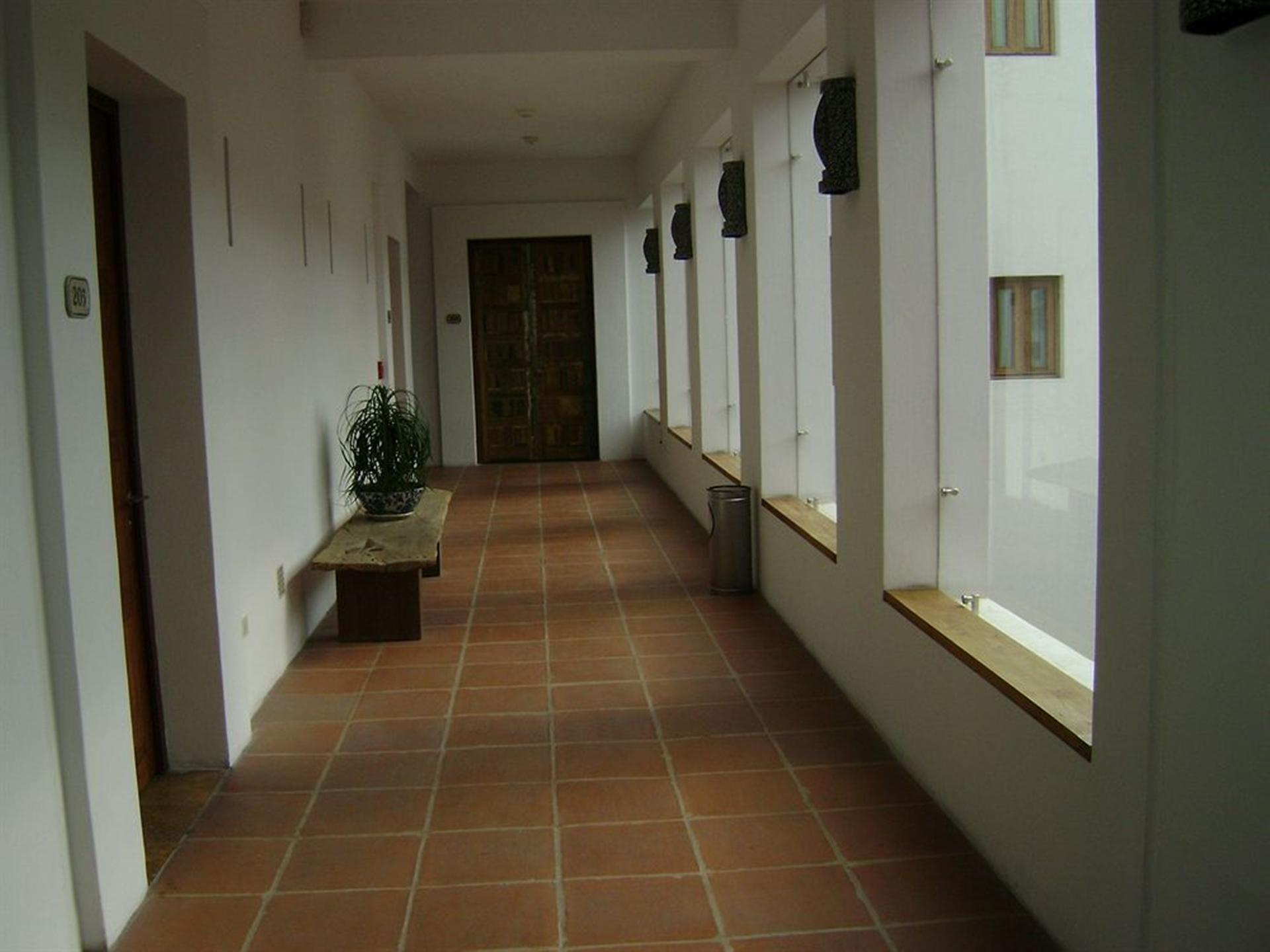 Hotel Boutique Casareyna Puebla Kültér fotó A corridor in the hotel