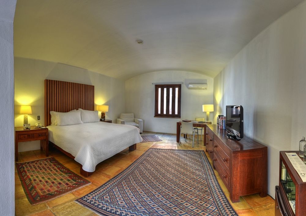Hotel Boutique Casareyna Puebla Kültér fotó A room at the hotel