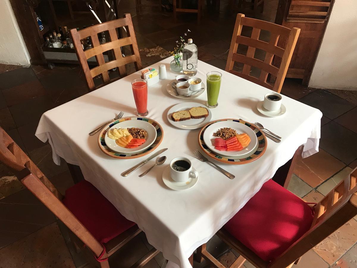Hotel Boutique Casareyna Puebla Kültér fotó A breakfast table in Mexico